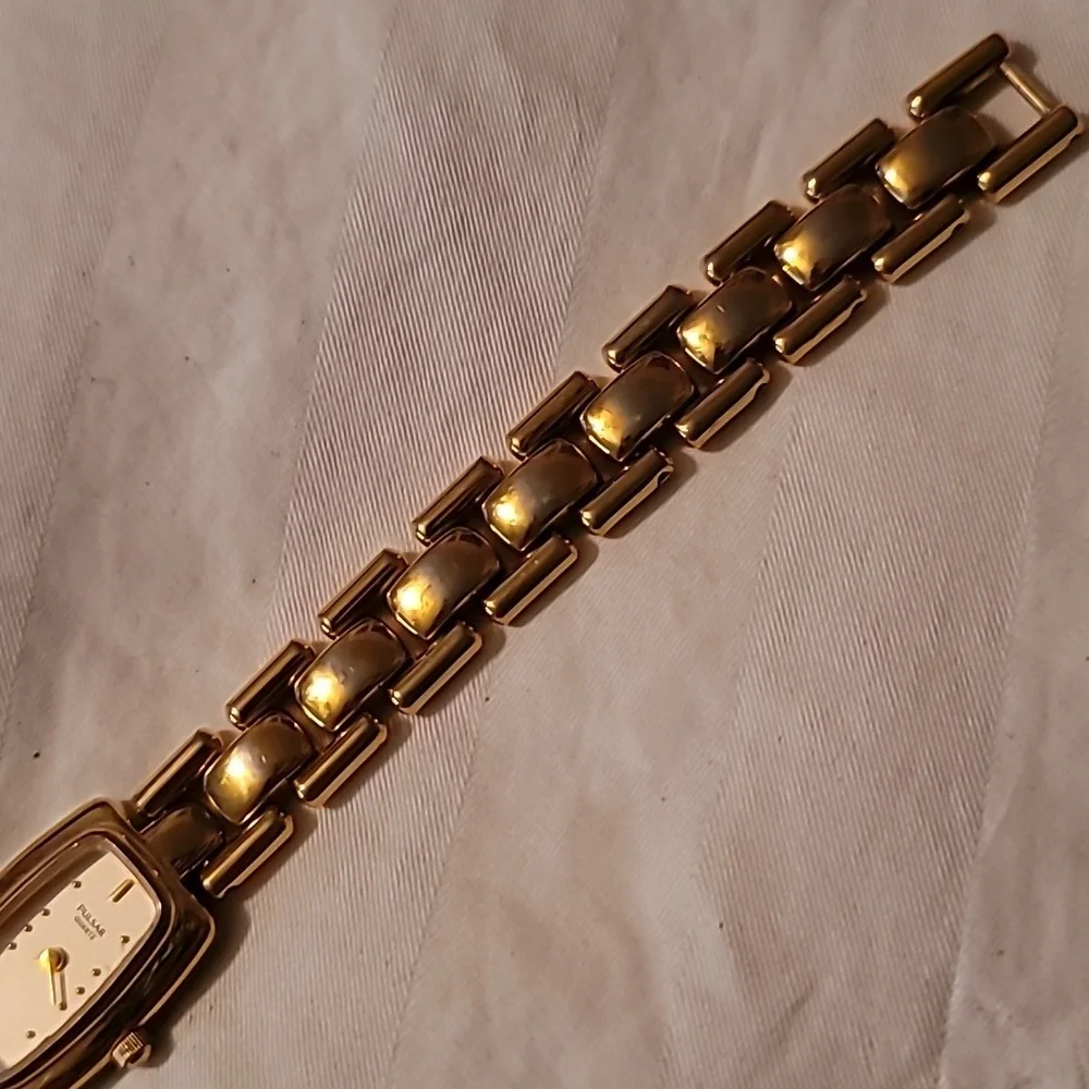 Vintage Pulsar Watch‎ Women 17mm Gold Silver Tone V400-X008 New Battery 7.25